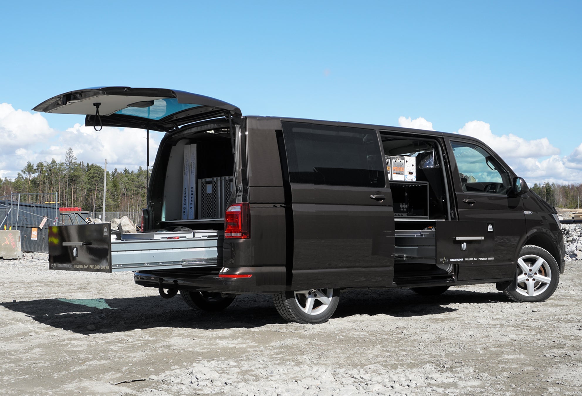 Smartfloor Bilinnredning til Transporter (lang) - tilpasset bil med varmeveksler i varerom - Bilde 6